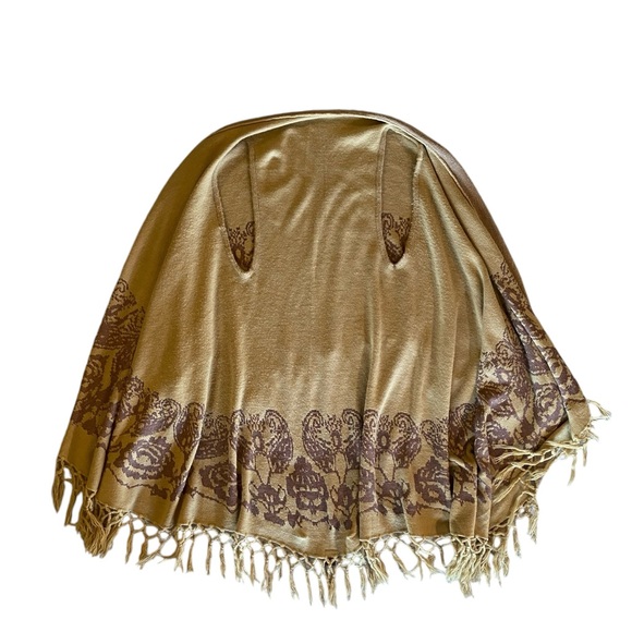 Fringe Tan & Lavender Sweater Shrug Poncho. One Size Great Condition! Beautiful! - Picture 6 of 7
